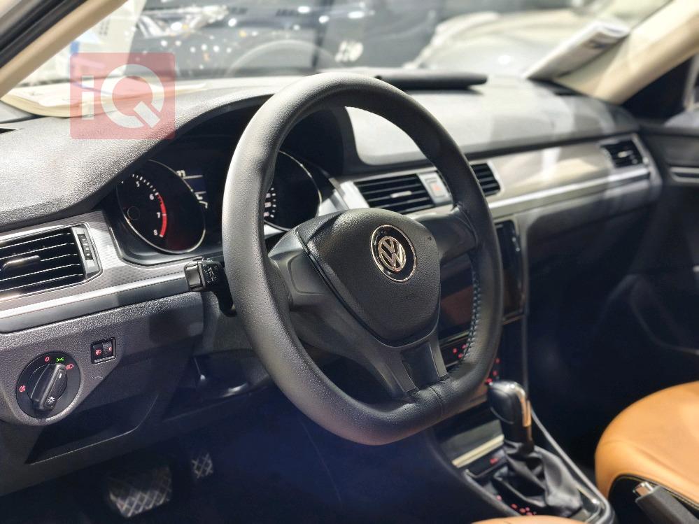 فولكسفاغن بورا